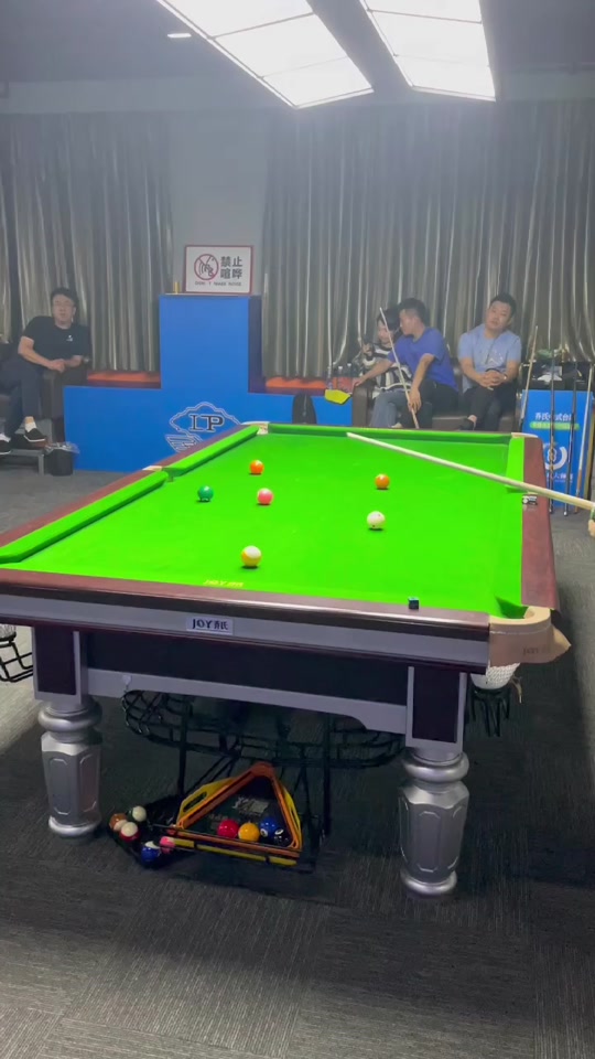 负于布赖顿 负于布赖顿