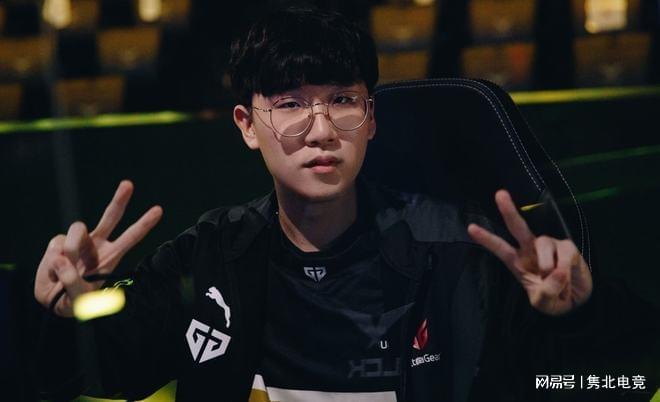 在频繁地参 在频繁地参