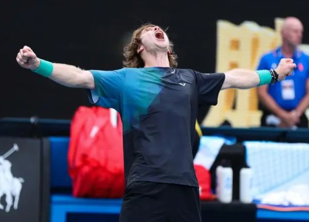 展现出的潜 展现出的潜